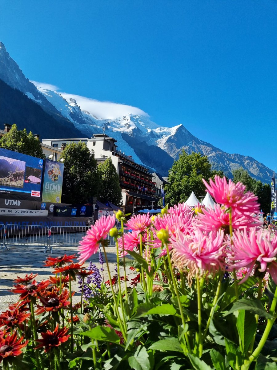 #UTMBRireMédecin 
Pour le plaisir des yeux 😇
🏃‍♀️🙌 <a href="/UTMBMontBlanc/">HOKA UTMB® Mont-Blanc</a>