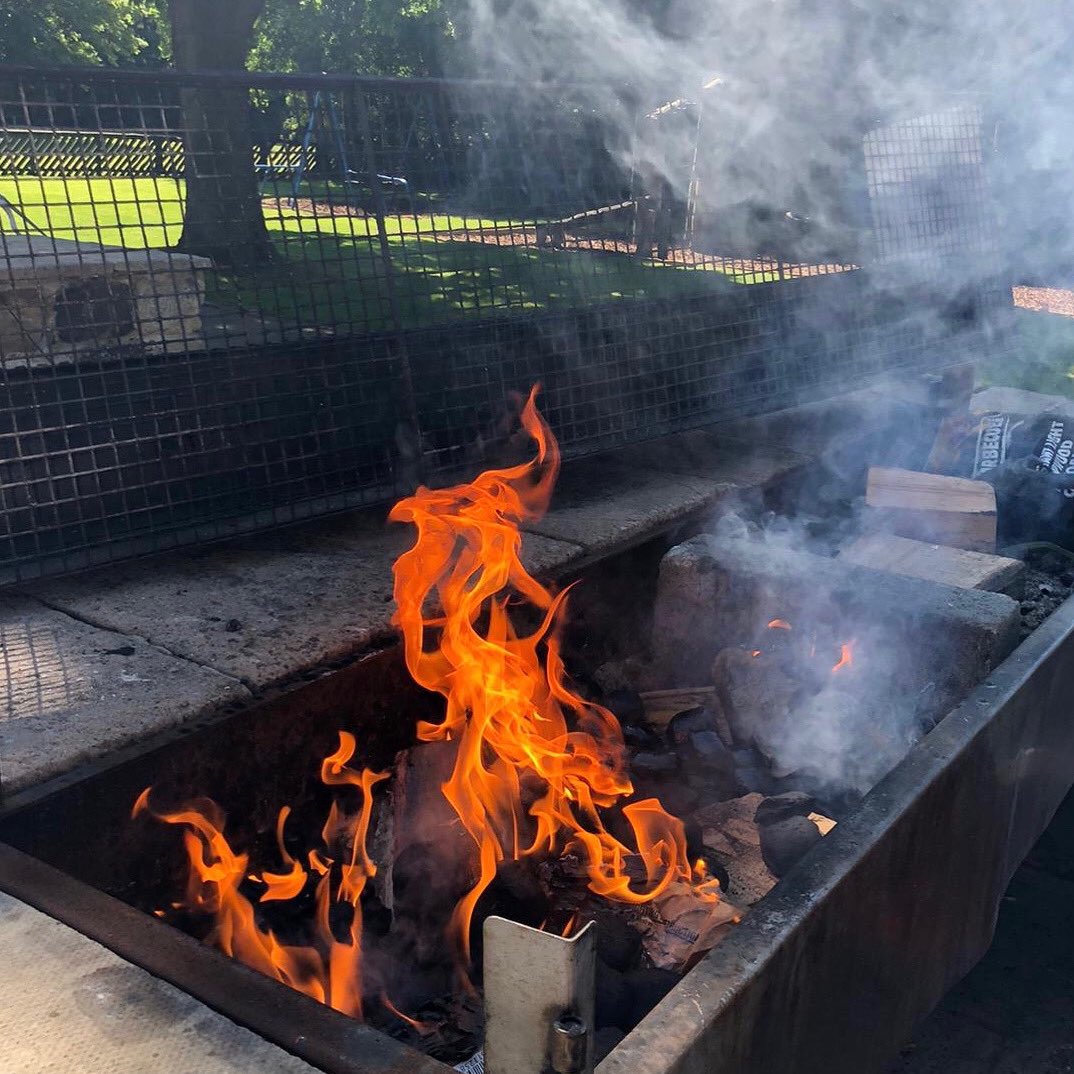 WE ARE OPEN AT 1️⃣ FOR SUNDAY ROAST!

PLUS!!

BANK HOLIDAY MONDAY REMINDER 👇

• Outdoor pizza oven🍕 

• BBQ 🔥 

• Play area for the kids.

• DJ on the decks from 2pm 💃 

• BOOK NOW

☎️ 01226 387619

👨‍💻 🔽
theoldpostofficebarnsley.co.uk 

#barnsleyisbrill