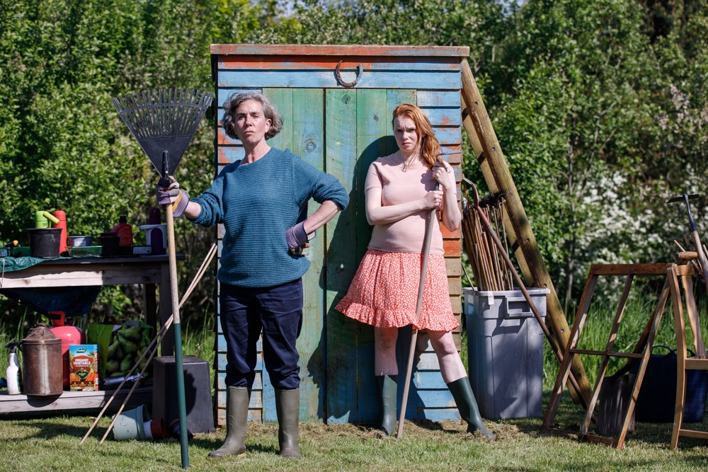 NutshellTheatre's tweet photo. #allotmentontour is on @StABotanics today as part of 
@ByreTheatre's Out and About season.

A few tickets left for both shows at 2pm and 4pm. 

To book tickets visit👇
https://t.co/LUFJgATKZy https://t.co/TW89Zl5kC4