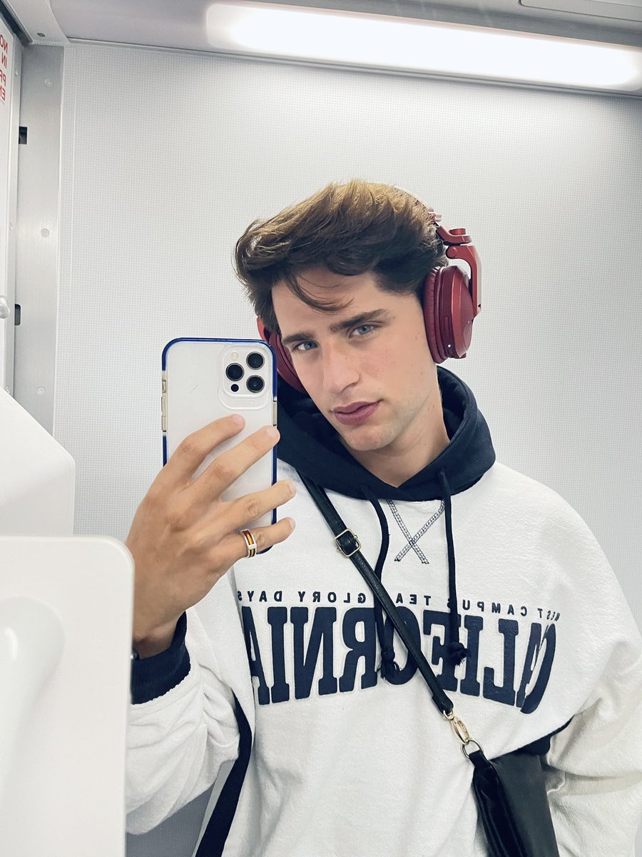 emartineeez's tweet photo. https://t.co/y2O5qtZqNL