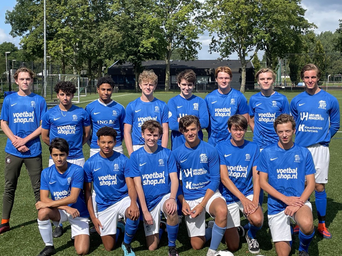 theovandermeer's tweet photo. In dit talentvolle en gezellige team (Kampong 019-1) ontbreekt nog een keeper. Dat is een enorme kans voor een keeper die weer lekker onder de lat wil staan. Heb je een tip? Laat het mij even weten. #kampongvoetbal #utrecht #keeper #voetbal #soccer https://t.co/9BFN0EBAm0