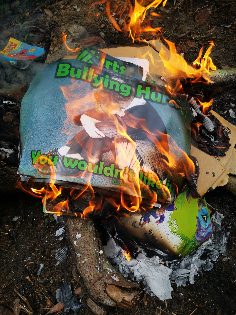 actionwork's tweet photo. Bullying can take many forms. You may get burned when you stand up to the bullies. Be prepared to scortch the earth with love, peace and truth. Stay strong. Stay positive. Be courageous. Speak out. #antibullyingweek #bullying #bullies  #victimisation #oppression https://t.co/vsX9HIlelH