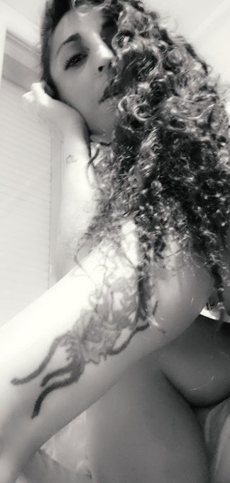 Savage girl and curl hair's. En septembre je reviens plus d&eacute;mone que jamais. @merryl_queen vous pr&eacute;pare<a href="/tag/queenmerryl"class="tags"><span>#queenmerryl</span></a><a href="/tag/streamateofficiels"class="tags"><span>#streamateofficiels</span></a><a href="/tag/sexturylive"class="tags"><span>#sexturylive</span></a>