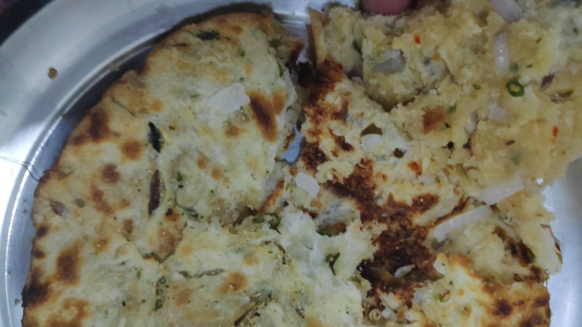 mayankgupta339's tweet photo. @zomatocare Your agents are typical robots and they just know one thing to type " i understand your concern and i have taken the feedback". What feedback will do when i have ordered something and getting different item. Ordered paneer kulcha and got aloo kulcha. https://t.co/hKIDJOA7eS