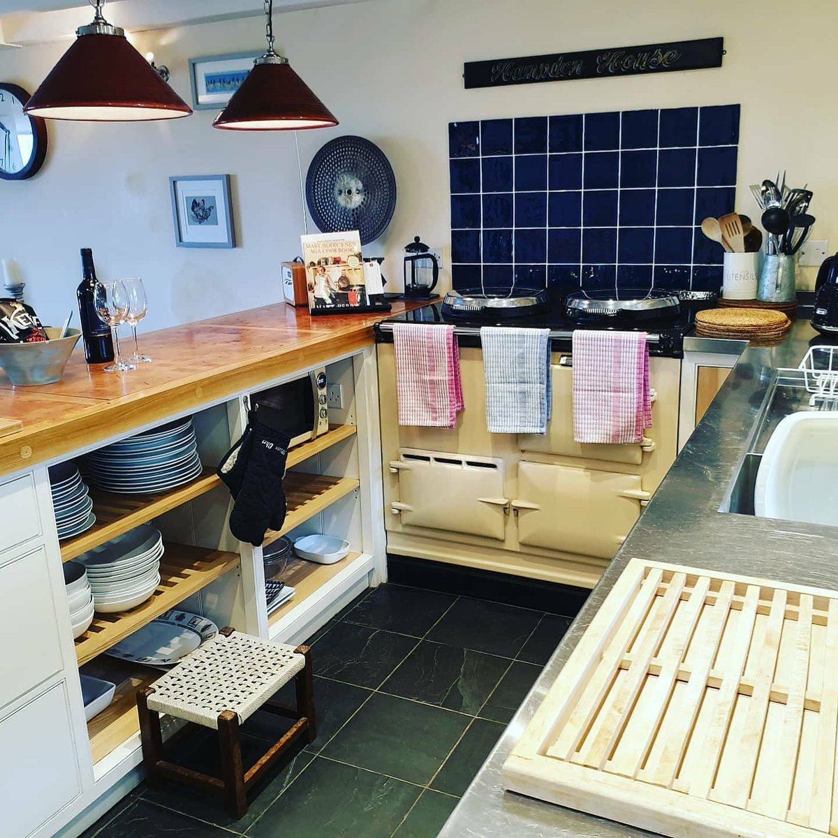 Freeholders77's tweet photo. We also have availability for 18th to 24th October at this fabulous cottage #Hampdenhouse #sleeps6 #watersideterrace #wellsnextthesea #northnorfolkcoast #norfolkcottages #stunningviews #coastandcountry https://t.co/ckjb8DtkVt