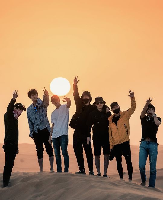 Eky8812's tweet photo. @weareoneEXO #EXO @B_hundred_Hyun @layzhang 
به دلایلی، دیدن این عکس‌ها ناراحتم کرد. https://t.co/Dm42qf1Bni
