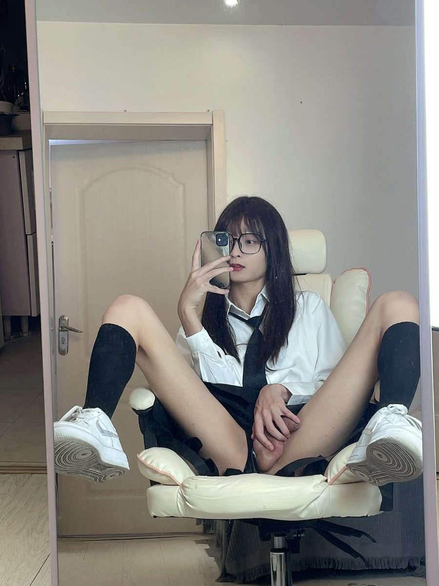 Lime_QAQ's tweet photo. 裙子下面有㊙️
#女装男子 #女装大佬 https://t.co/2gH8r9OMHe