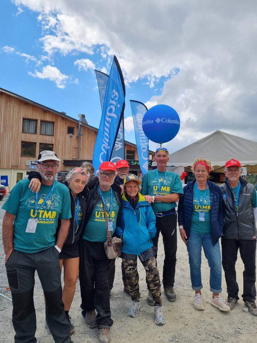 #UTMBRireMédecin 
Les bénévoles à la Flégère 🙌
<a href="/UTMBMontBlanc/">HOKA UTMB® Mont-Blanc</a>