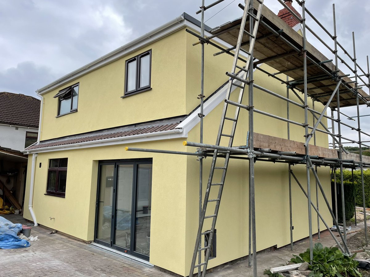Scott_TRS's tweet photo. Great before and after picture of a project TRS are currently working on in Bristol. The property benefiting from full Alsecco EWI silicone render with the GHGS all supplied by @samsw11. #thincoat #EWI #externalrendering #render #TRS. TRS - The Rendering Specialists https://t.co/g9tCRA28cs