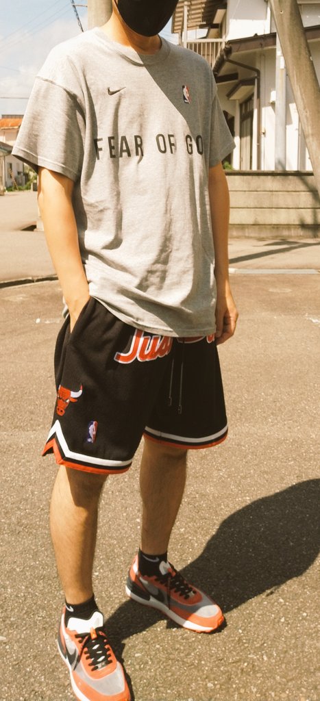 tk404_not_found's tweet photo. スニーカーコーデ
#fearofgod #nike #justdon #NikeByYou #Waffleone #CHICAGO #ChicagoBulls #fog #essentials #jerrylorenzo #NBA #sneakers #kicks https://t.co/n0aXpr5XlE