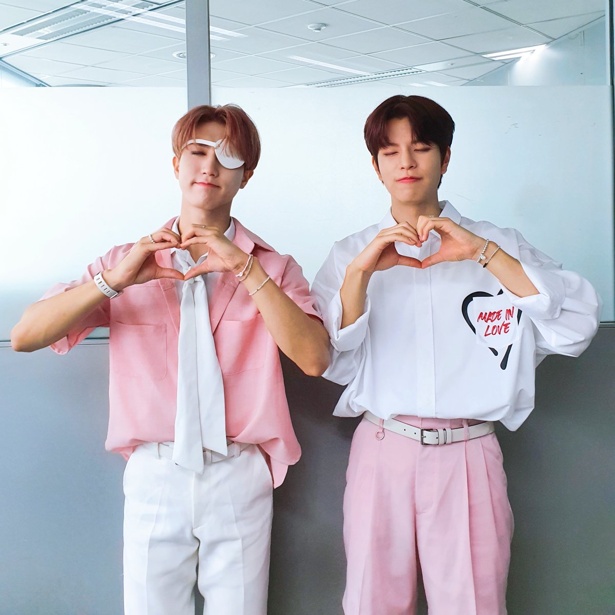 stay_support's tweet photo. [NO EASY CHALLENGE]

오늘의 NO EASY CHALLENGE 도전자 #한 🐹
그리고 짝꿍 승민🐶의 도전 결과를 공개합니다!😉

#StrayKids #스트레이키즈
#NOEASY
#소리꾼 #Thunderous
#NOEASYCHALLENGE
#YouMakeStrayKidsStay https://t.co/waKArtAi9Y
