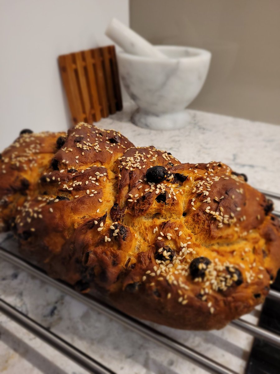 ccmcknz's tweet photo. And searching for the perfect fruit loaf continues (reader - this is not it). #UOWBakeOff #OvenGloveChallenge #LockdownBake https://t.co/1xHdvpzD2V