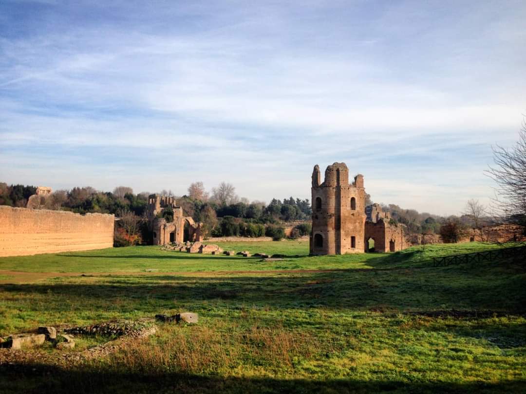 Buongiorno e buona domenica arcadici 🌞
#Villa e #CircodiMassenzio Via #AppiaAntica, III miglio

ph. Honos et Virtus, Gabriele Romano

#arcadia
#associazioneculturalearcadia
#citofonarearcadia
#roma #rome #lazio #archeologia #archaeology
#villadimassenzio #circo #appia #viaappia