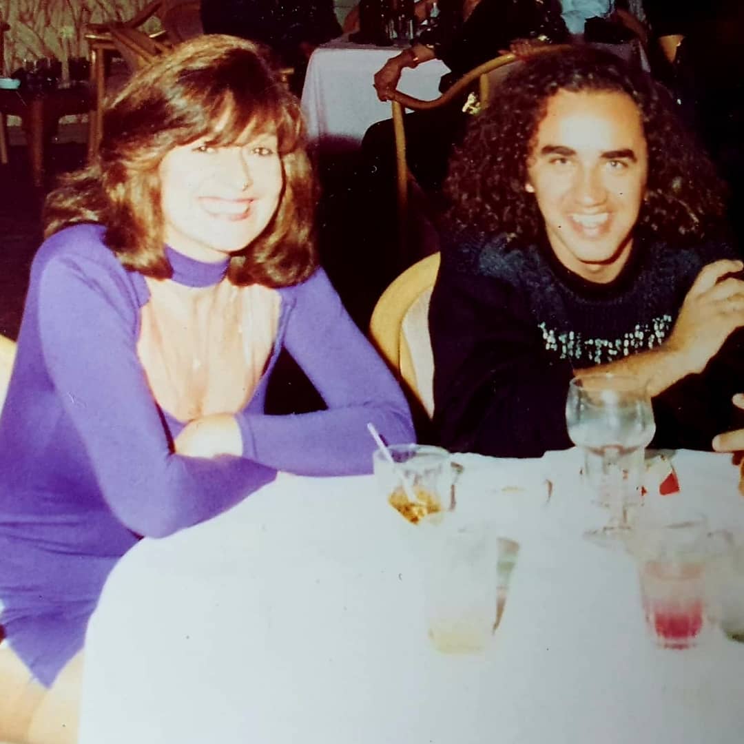 elteoylamary's tweet photo. Fotos del ayer: Miami, 1992. 😏😎😊
#Cómplices #fotosdelayer #Miami #usa #florida #gira #América #ontour #conciertos #años90 #archivo #Personal #photooftheday #ladyinpurple https://t.co/Wg6kHBCGqt