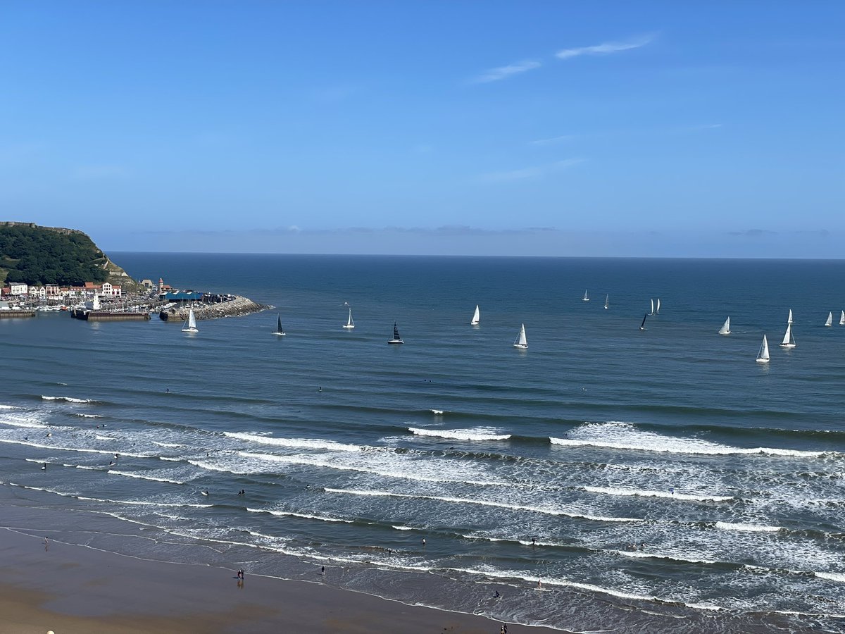 Lovely walk along the <a href="/HLFSCGardens/">South Cliff Gardens</a> @southcliffgroup Italian gardens #Scarborough , thanks <a href="/YayCoffeeUK/">Yay Coffee! UK</a> for a lovely cuppa ☕️ to accompany these views.