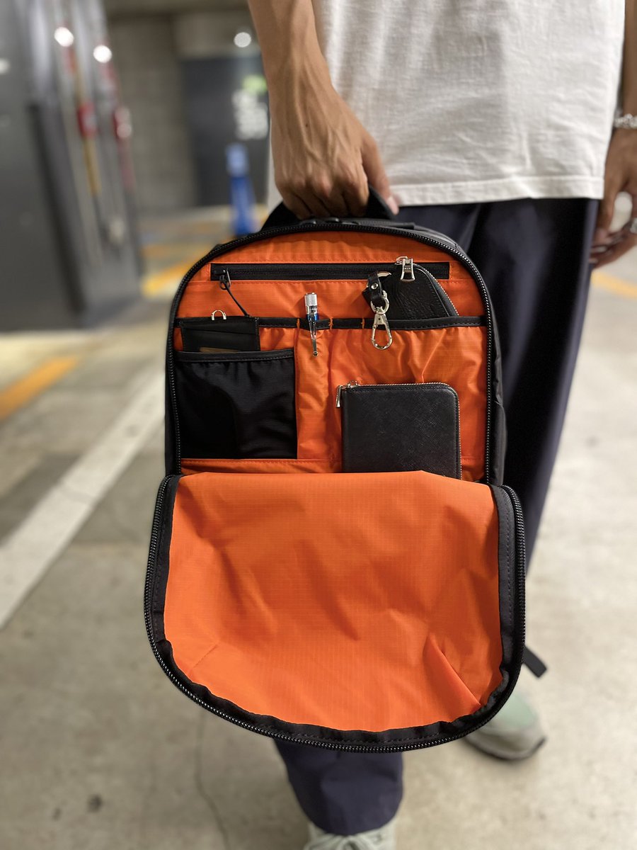 MSPC_NAGOYA's tweet photo. 【Aer】
"Day Pack 2 X-Pac"

今季から登場した"Day Pack 2" X-Pacモデル。
防水性を高め、軽量になった多機能バックパック。
シンプルでありながら、何処かアウトドアな雰囲気を醸し出してくれるアイテムです。

#mspc 
#AER 
#DayPack2
#parco
#名古屋parco https://t.co/FwwoT5tnxg