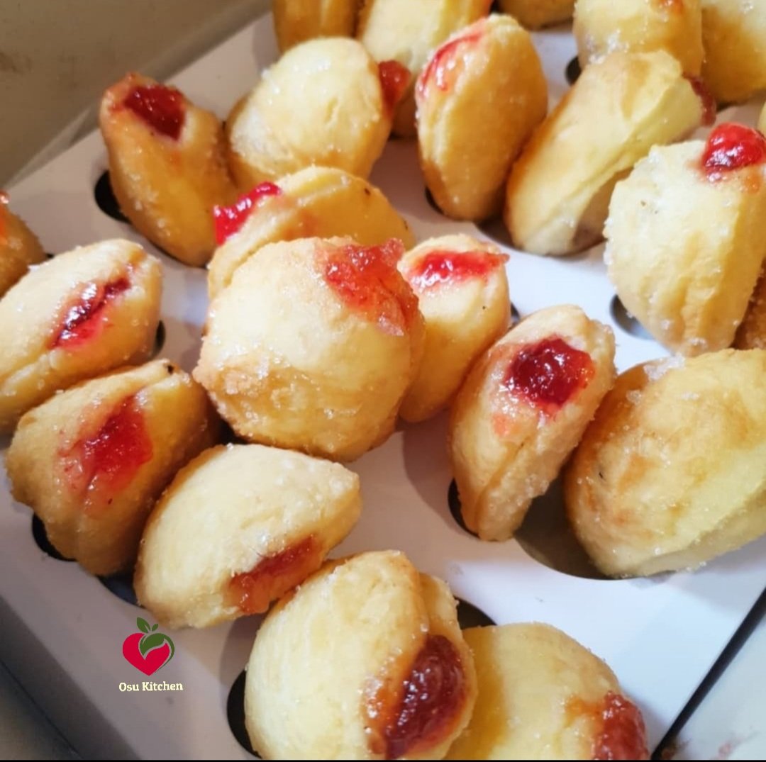 osukitchen888's tweet photo. Poffy's style #classicdonuts #donuts #strawberryjam https://t.co/pMmrNzT5U9