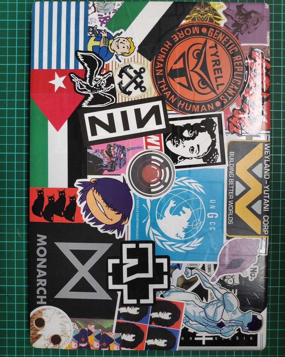 yqbal's tweet image. bal 9000 or: how i learned to stop worrying and love the #stickerbombs