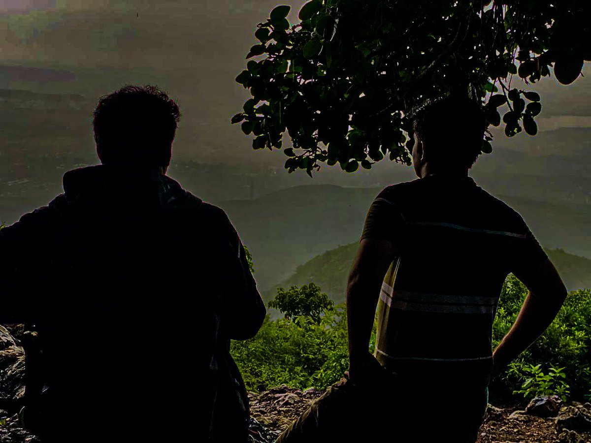 CashiipA's tweet photo. Some 17+km in mountain distance while Isloo kept pouring rain. There is alot of beauty on earth once you take a break from energy consuming social media and earth is indeed a beautiful place when you up at 3:30am and start hiking on 4am in the dark⛰
#cashiip #moremilestogo https://t.co/7lhYbETHcz