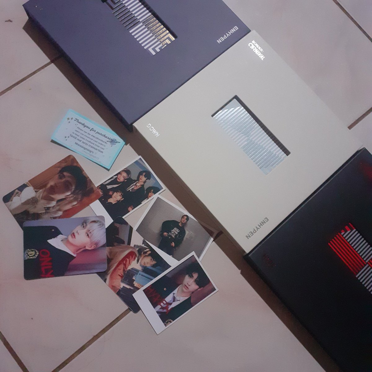 pjsnjm_'s tweet photo. Got my carnival albums!! Tysm @moonlightPH12 for packing it safely <33 di ko na binuksan yung isang set kasi bibigay ko na sa friend ko hehe #ML12Feedbacks https://t.co/qZZr35E2BM
