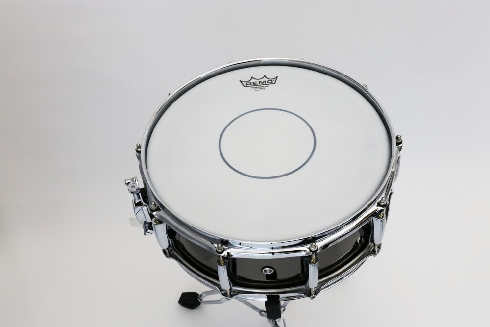 ／
REMO HEADS
張り替えるとこんなイメージ！？✨
＼

今日のヘッドはコチラ！！

スネア／POWER STROKE 77 COATED
➡️buff.ly/37SlkSh

＃REMO
＃レモヘッド