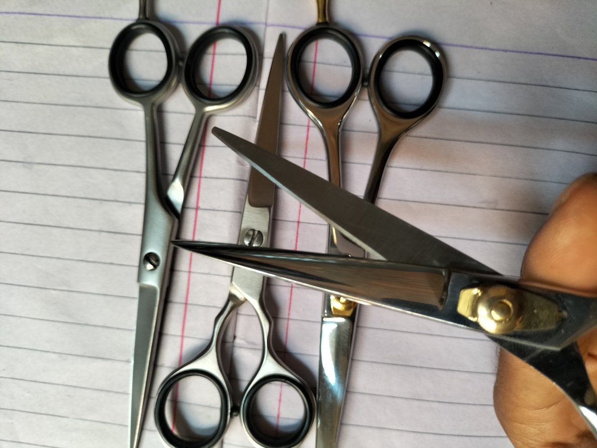 BeautyBeemy's tweet photo. Barbar haircutting scissors https://t.co/O2bBFZjF3R