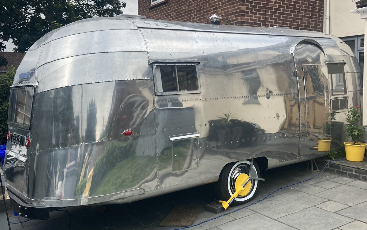 EChargrills's tweet photo. Available to rent/hire/Airbnb from next spring….
.
.
.
#airstream #airstreamlife #airstreaming #airstreamrenovation #caravan #caravantohire #whaletail #1957 #flyingcloud #airstreamflyingcloud #holiday #camping #windsor #marlow #henleyonthames #hurley https://t.co/3HMyu7j1Pn