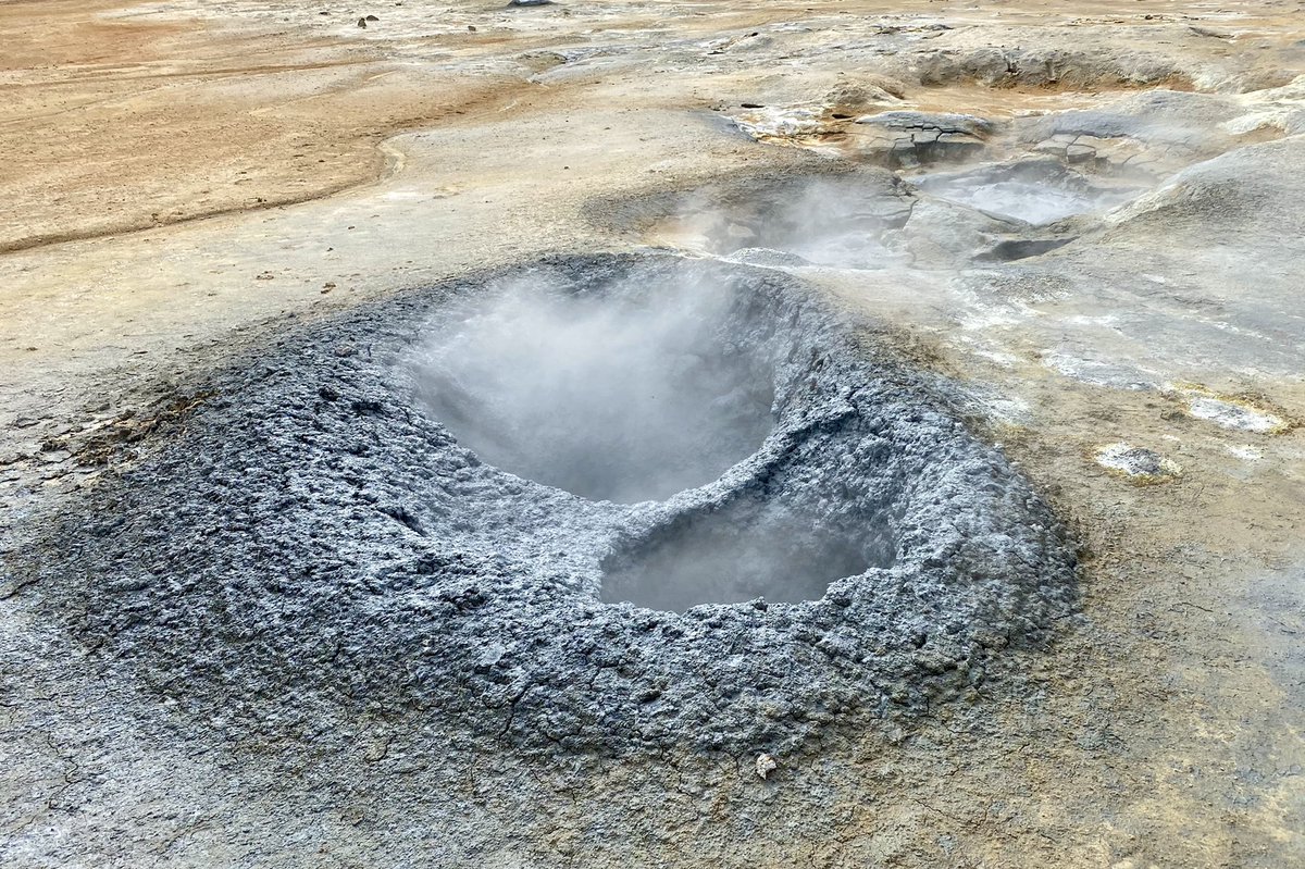 maycausewanderl's tweet photo. Fumaroles and boiling mud pots in Hverir geothermal area in north Iceland. 

If you’re driving the ring road you can’t miss it - it is literally right by the road! 

I loved the splashy colour palate of mustard yellow and blueish grey.

#icelandtravel #hverir #geothermalactivity https://t.co/FGNnWUP57h
