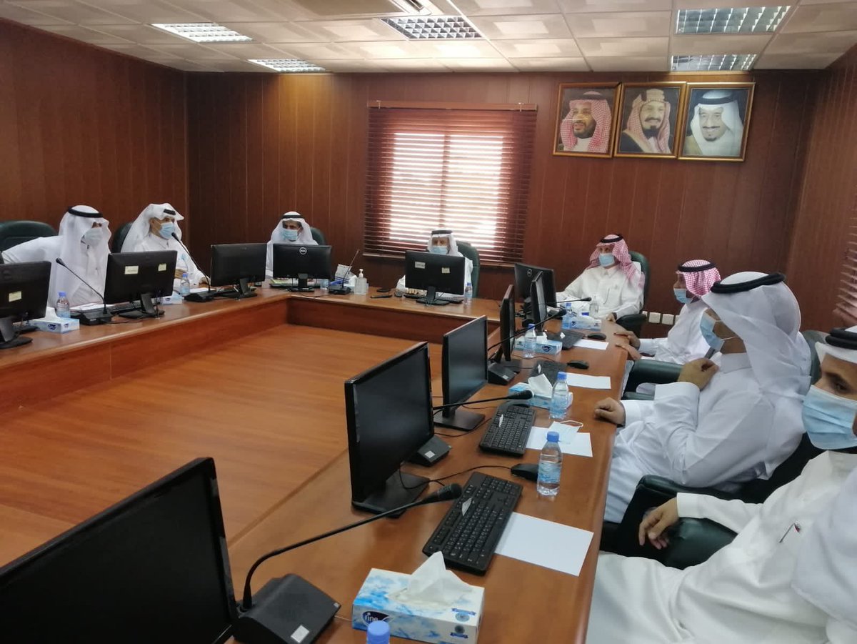 #يحدث_الآن  بلدي نجران ( اللجنة العامة ) ، يعقد اجتماعاً  لمتابعة عمل وآلية عمل المجلس في مبادرة التشوه البصري ، والعمل على مساندة الأمانة على تحسين المشهد الحضري.