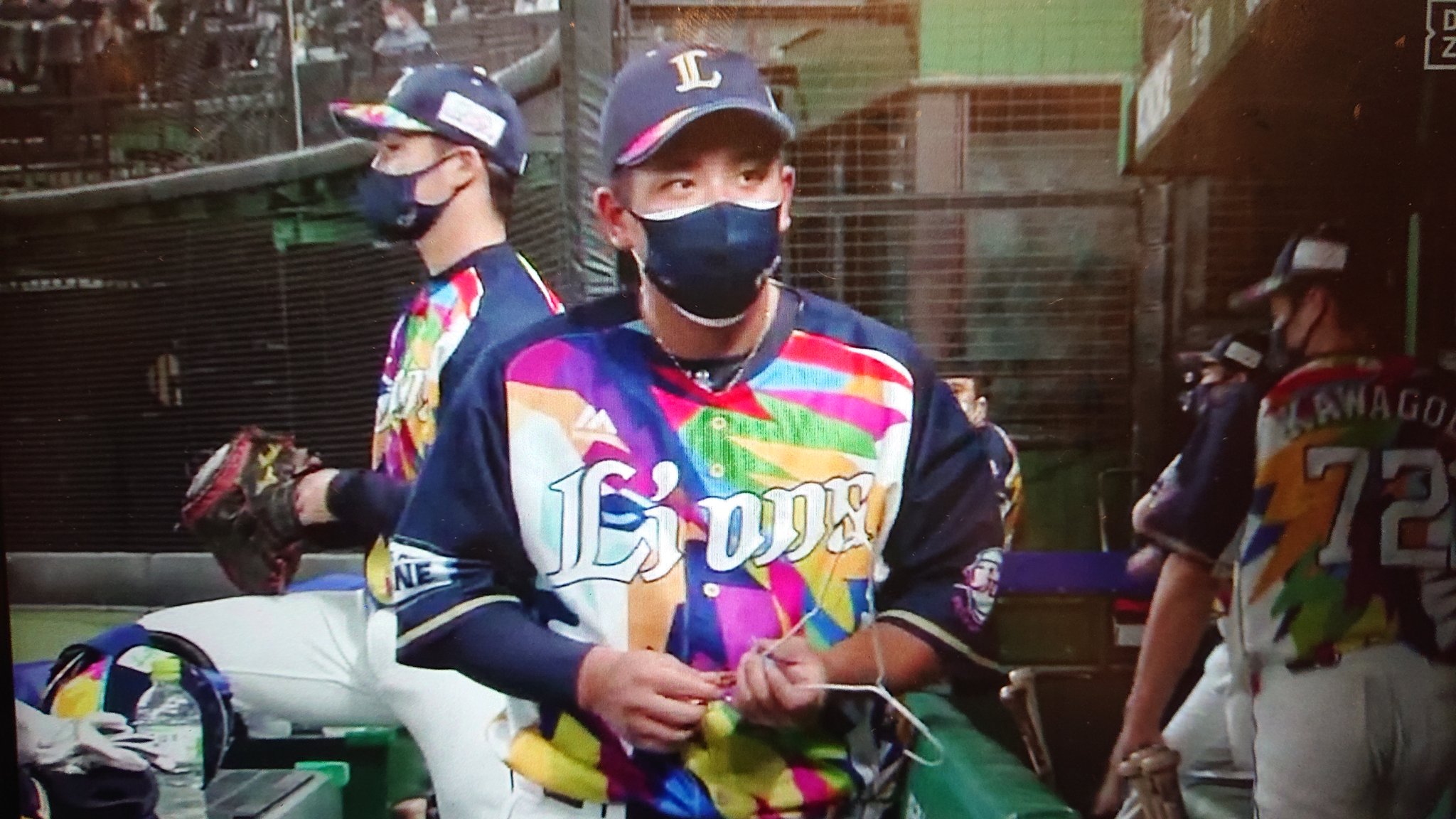 ヨシヨシ 栗山 2 0 0 0 本 ハンガーとガムテープを駆使してすき間に落ちてしまったモノを拾うことに成功する愛斗選手 上手く取れて満足気な表情が可愛い Seibulions 愛斗 T Co L8xhm6wlna Twitter