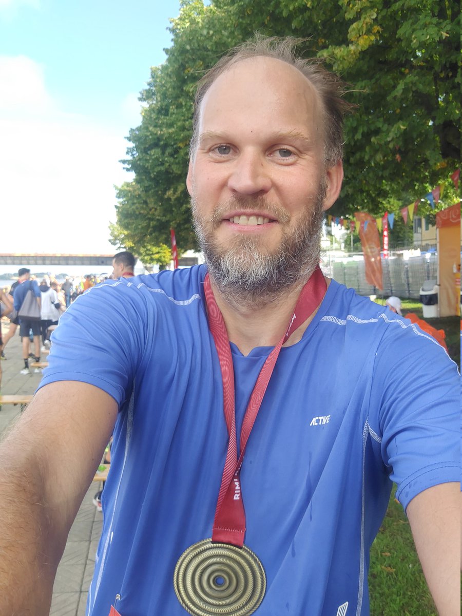 Maratons nr. 4 godam noskriets ar personīgo rekordu 3:42h! Milzīgs paldies <a href="/RigasMaratons/">Rimi Riga Marathon</a> rīkotājiem par iespēju skriet klātienē un par jauno, foršo trasi! Viss bija lieliski!