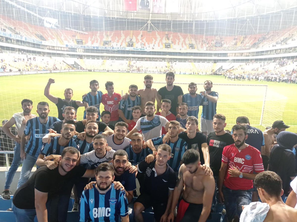Samett1940's tweet photo. Şampiyon takımın şampiyon taraftarı ⚡️💙 https://t.co/VjLLI0eLIU