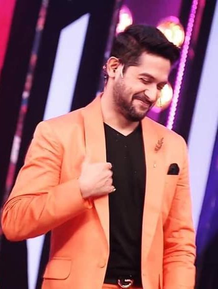 SuvraCh28520877's tweet photo. @VikramChatterje Dear #Vikram, Ekta kotha aaj na bole parchina onek aagei boltam but kalker episode dekhar por aro jor diye bolte pari tomake chara #DBD Asompurno. Sudhu season 11 e na season to season anchor hisebe #DBD te tomakei chai. #DbdhostVikram #dbdseason11withvikram😘 https://t.co/6s1xv5zuXX