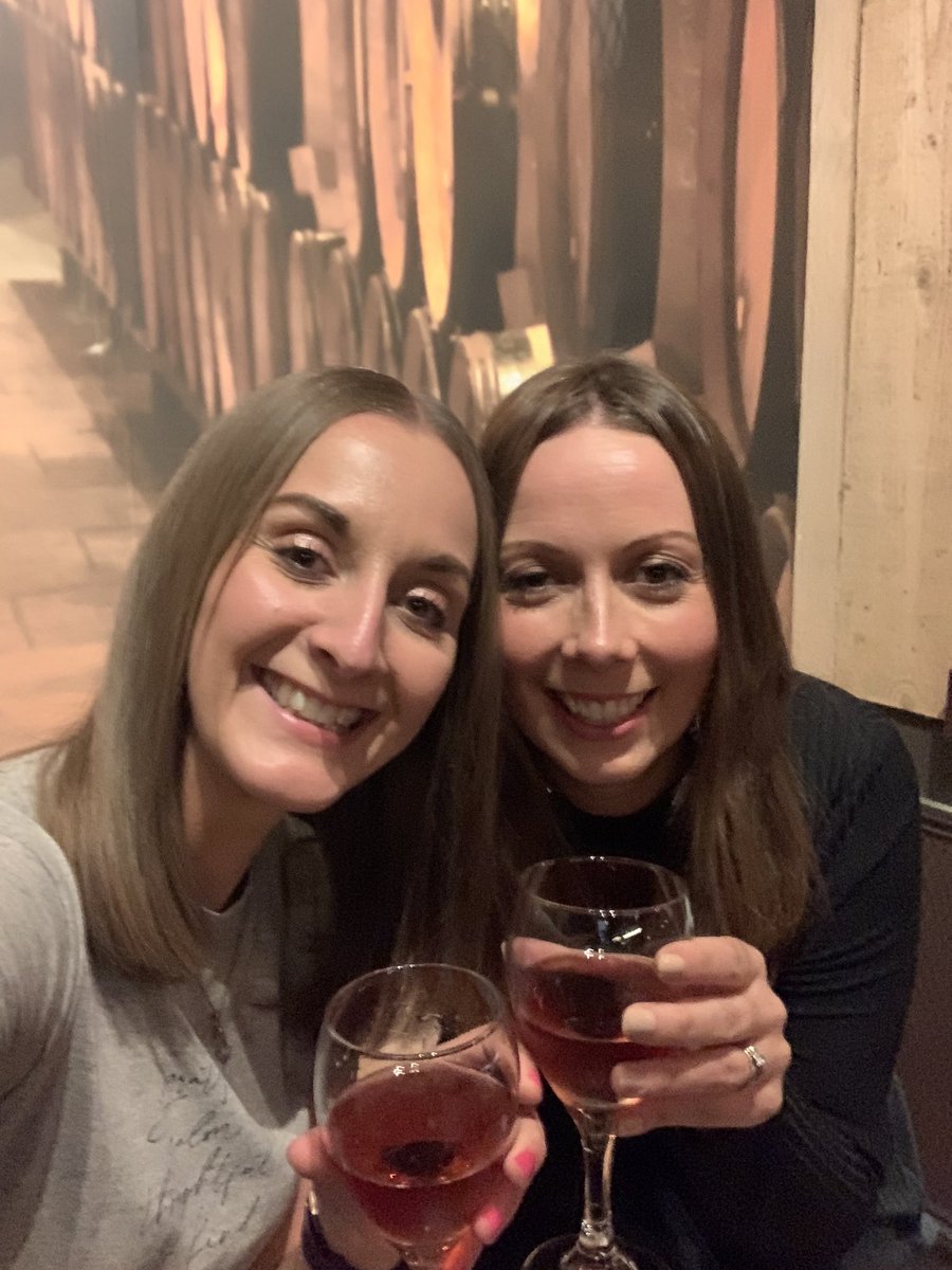 worrall_kirsty's tweet photo. Long over due catch with an old school friend …. been too long …Fuck you Covid 🖕#finallymetup https://t.co/QyoHnBVrJv