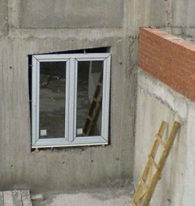 Maxoutil's tweet photo. 🤦 #bricofail du dimanche 🤦

- C'est droit là c'est bon ?
- Ouais ouais nickel 👍
Afin d'éviter ce genre de catastrophe, retrouvez tout notre outillage de mesure juste ici : https://t.co/123DgWsSph 😅😬

#weekend #maxoutil #ecommercefrance #fail #bricofail #bonweekend https://t.co/Dv5LhlxaAJ