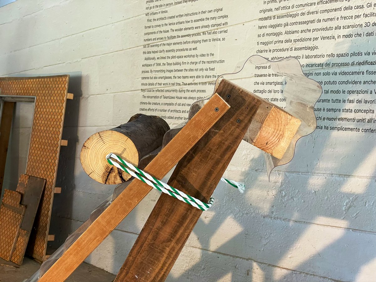 ggg_reinhold's tweet image. 先生の&quot;シェーズロングみたいなリラックできる家具が無いから欲しい&quot;との注文を真に受けて、古材を用いてシェーズロングのコピーに挑戦。
一緒に作業していた大工さんにコラボを持ち掛けられ、座面は砂木棟の波板にチェンジ。一番手間は掛かったが座り心地は最高
#vba2021jp