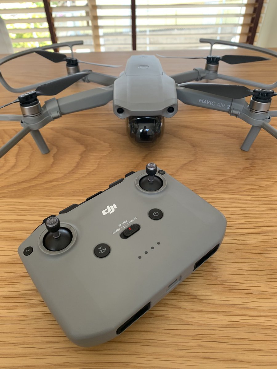 torutokeshi's tweet photo. 今日は天気が良く
久しぶりのドローン飛行
#ドローン #DJIMAVICAIR2 https://t.co/1bVTZow9bA