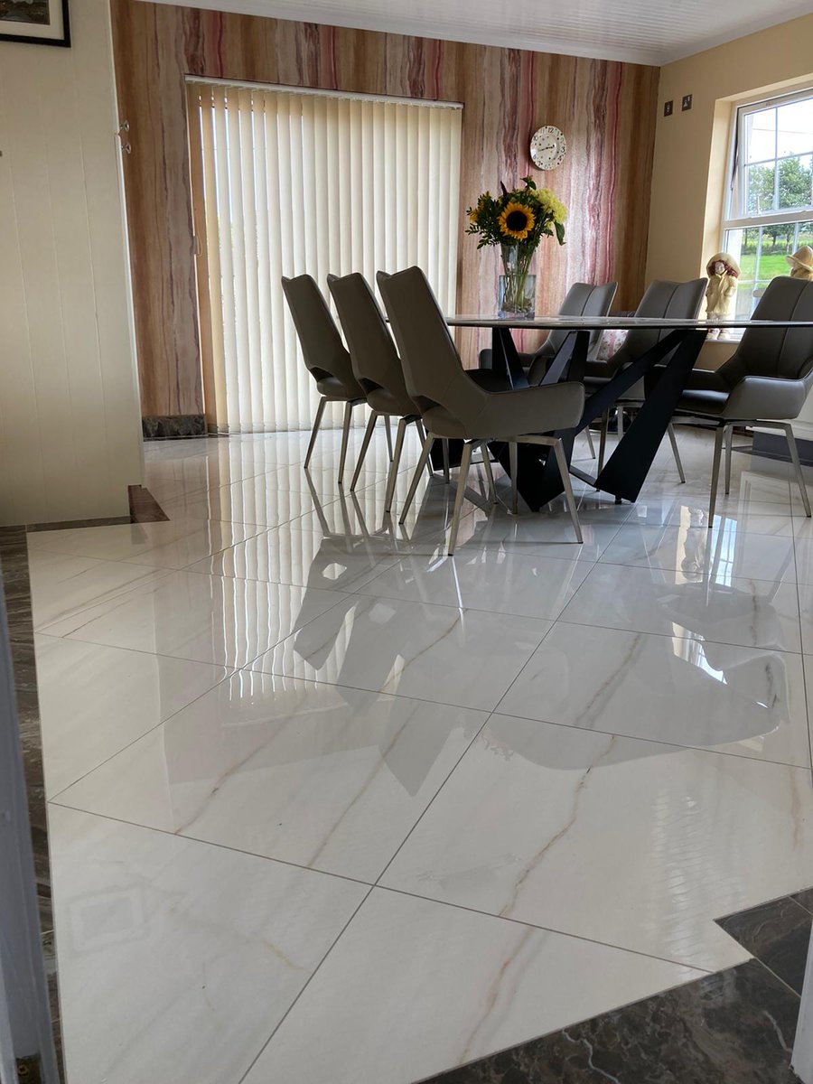 armatile's tweet photo. Gorgeous customer project 😍
Love how they've combined beautiful marble effect Italian porcelain tiles framed with waterjet cut contrasting strips to complete the look
#interiordesign #tiles #tilesarmagh #tilesbelfast #tilesnewry #tiledesign #italiantiles #Tilecutting #tiletrends https://t.co/3aOOBqzrrl