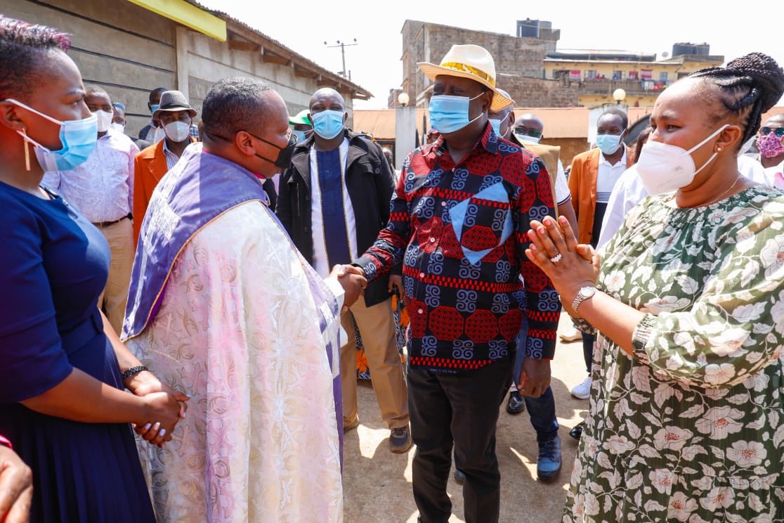 JunetMohamed's tweet photo. 1/ Together with Hon. @Mp_Kigumo, Hon. Maina Kamanda, Hon. Jeremiah Kioni, Hon. Simba Arati, Hon. Eve Obara, Chairman SK Macharia and local Murang’a leaders, we joined PM @RailaOdinga for a wonderful church service in Kigumo. https://t.co/EnqLEp9uq6