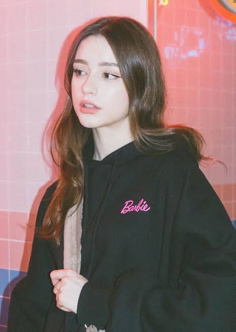 zella tweet media