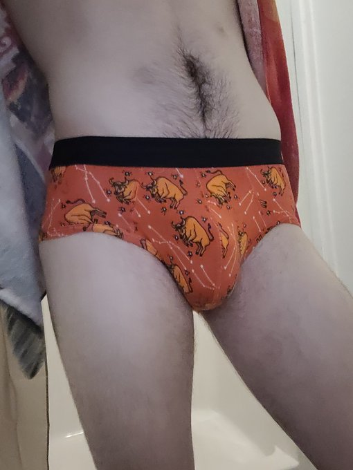 2 pic. Any Tauruses following me? This one's dedicated to you :p https://t.co/SNawqwrdOS