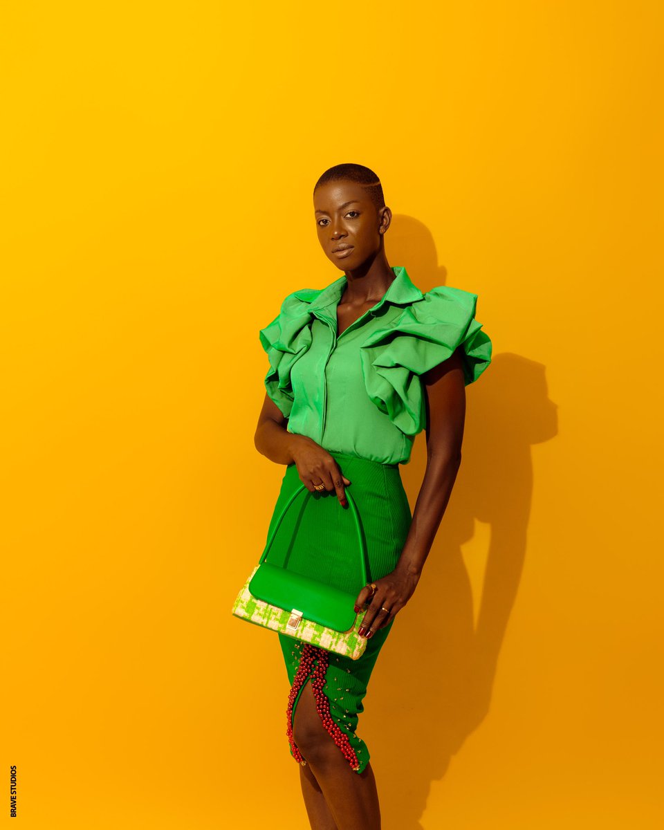 brv_studios's tweet image. PALETTE 🎨 with @JudiePraise1 
What’s your favorite color combinations?
Photographer &amp;amp; Retoucher: @brv_studios

#color #fashion #bag #commercial #lifestyle #model #ghanafashion #fashionstyle #fashionista