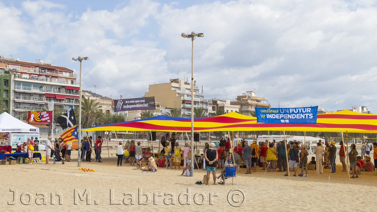 MataroxIndep's tweet photo. 🗣️ Aquest matí hem fet la GIGAESTELADA al Masnou.

❗Hem tornat als carrers. De fet, no hem deixat mai de ser-hi.

👉 Propera parada: 11 de setembre.

Fotos: @Patejacamins
#XarxaIndependència https://t.co/kcsxtCyDpC