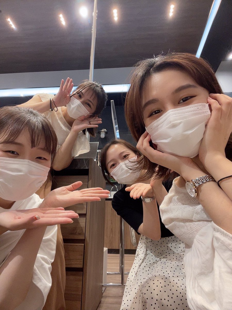 kimugyokuei's tweet photo. スーパー優しい先輩イさん✨とダイバーで働く最後の日🥺😭
よく記憶喪失する私にいつも優しく教えていただき本当にありがとうございました😭先輩の背中を追いかけて頑張ります！
いつでも応援しております🙇🏼‍♀️💕 https://t.co/F1upUTF1YK