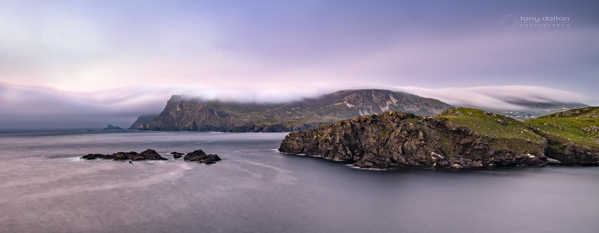 I drive around a corner and see this ... it couldn't be ignored so I didn't :-)  Glen Head, Glencolmcille, County Donegal @govisitdonegal @visit_donegal @DonegalHour @DonegalMaps @donegalpage @GlencolmcilleFV @MetEireann @DiscoverIreland