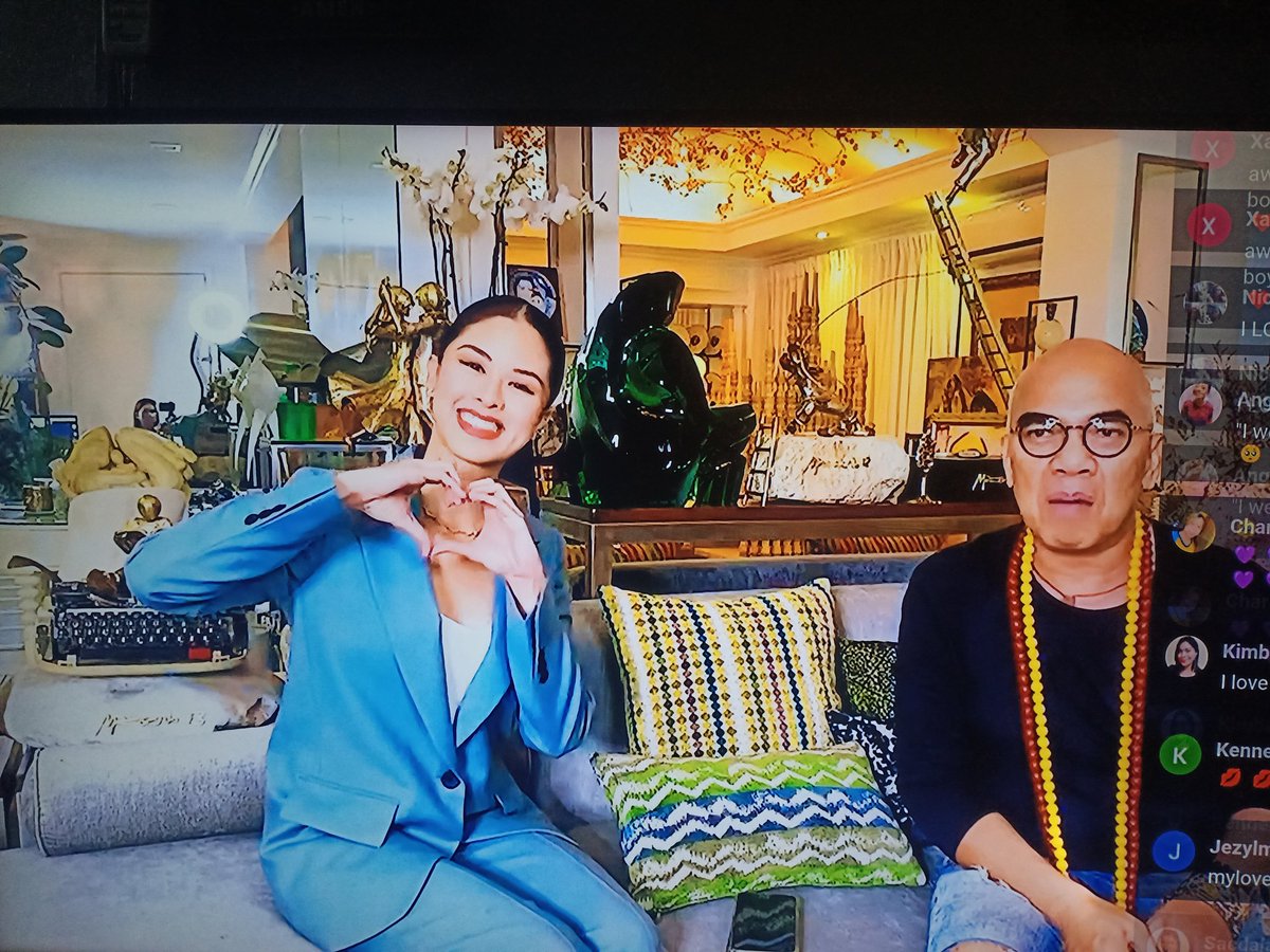 KISSES ON PURPLE CHAIR
#KissesDelavinxBoyAbunda #KissesDelavin