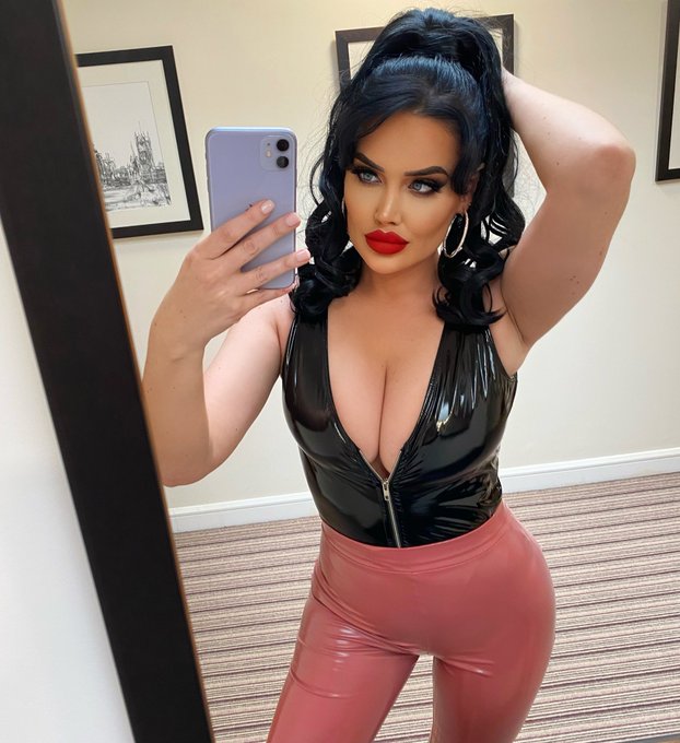 5 spaces left at &pound;2.50 for 30 days‼️  https://t.co/0EImMkY5VA  #onlyfans #SundayFunday #pvc #leathermistress<a href="/tag/sundayfunday"class="tags"><span>#sundayfunday</span></a><a href="/tag/pvc"class="tags"><span>#pvc</span></a><a href="/tag/paypig"class="tags"><span>#paypig</span></a><a href="/tag/findomaddict"class="tags"><span>#findomaddict</span></a><a href="/tag/leathermistress"class="tags"><span>#leathermistress</span></a>