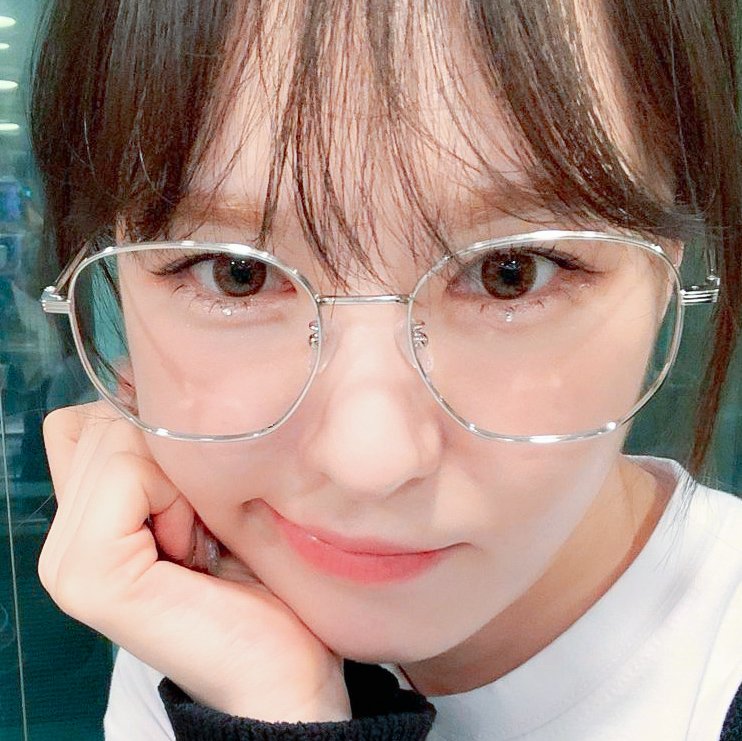 210829
👓 #웬디 #WENDY