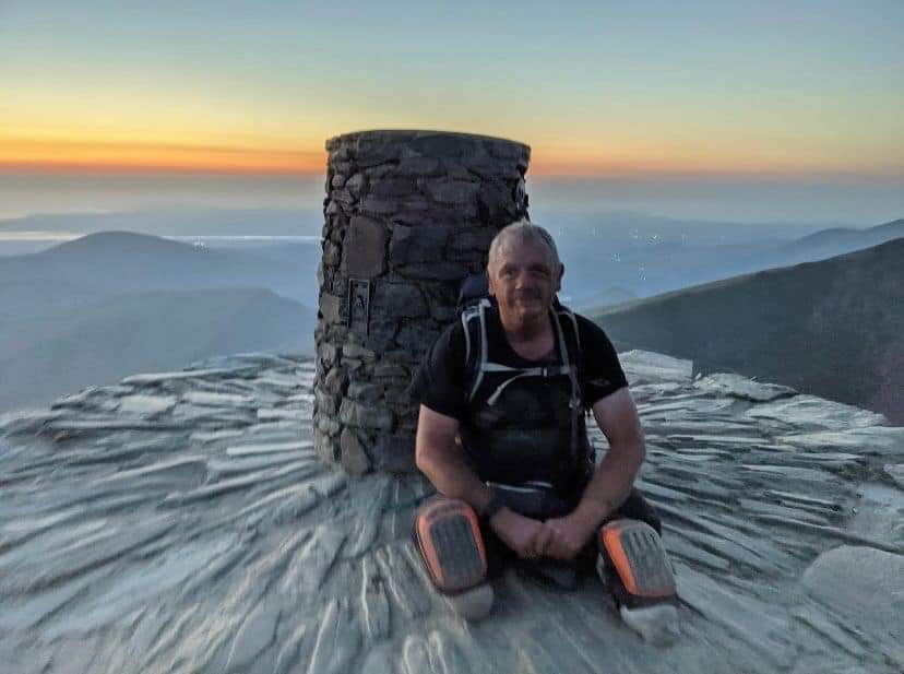 Paul Ellis today CRAWLED mountain Snowdon, 1085m, the highest Amputee in the country right now! Incredible achievement