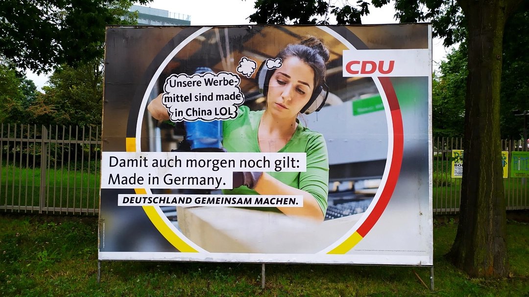 Ehrliche #Wahlplakat|e die xte. #CDU, wer sonst ;) adbusting.blackblogs.org/2021/08/29/kle… #adbusting #btw21 #bonn #wegenmorgen #Bundestagswahl21